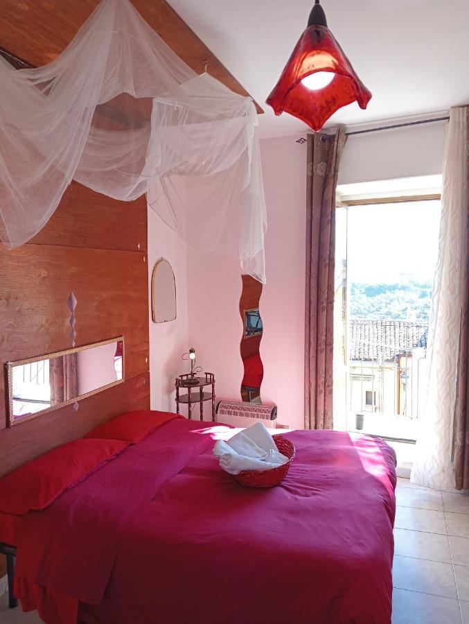 Casa Vacanze Il Girasole Caltagirone Eksteriør billede