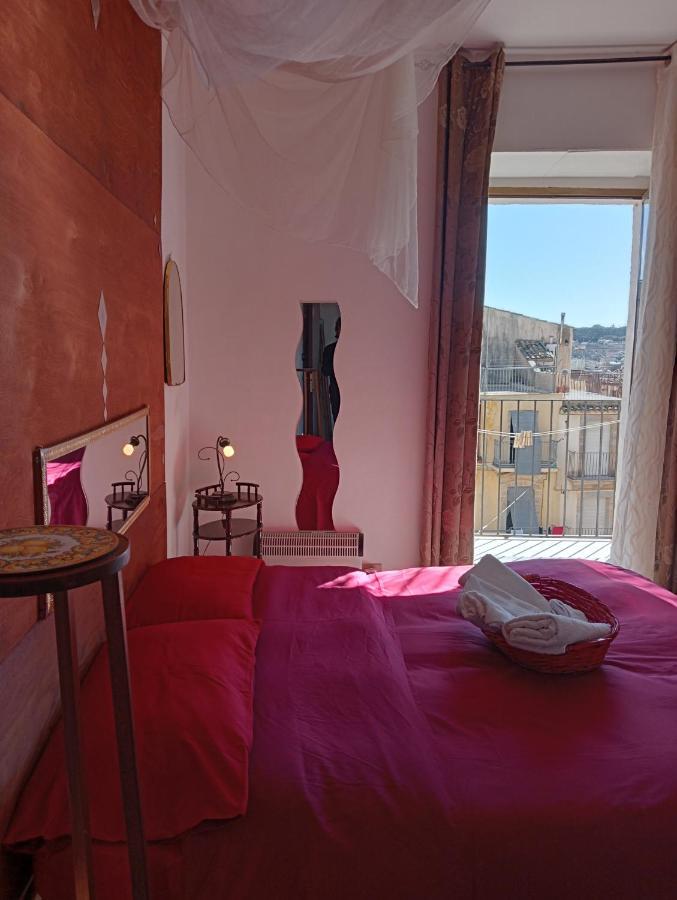 Casa Vacanze Il Girasole Caltagirone Eksteriør billede